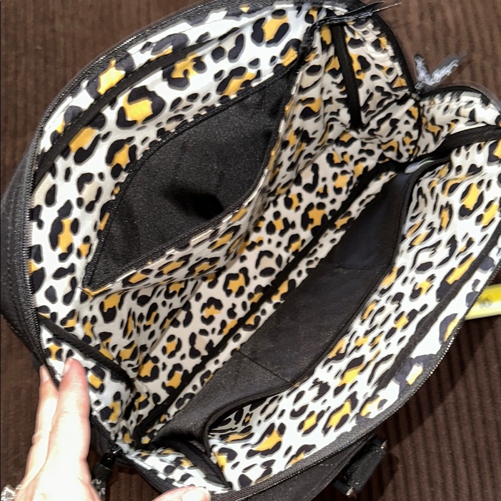 Vera Bradley Quilted Black Handbag Leopard Interior - Picture 6 of 8